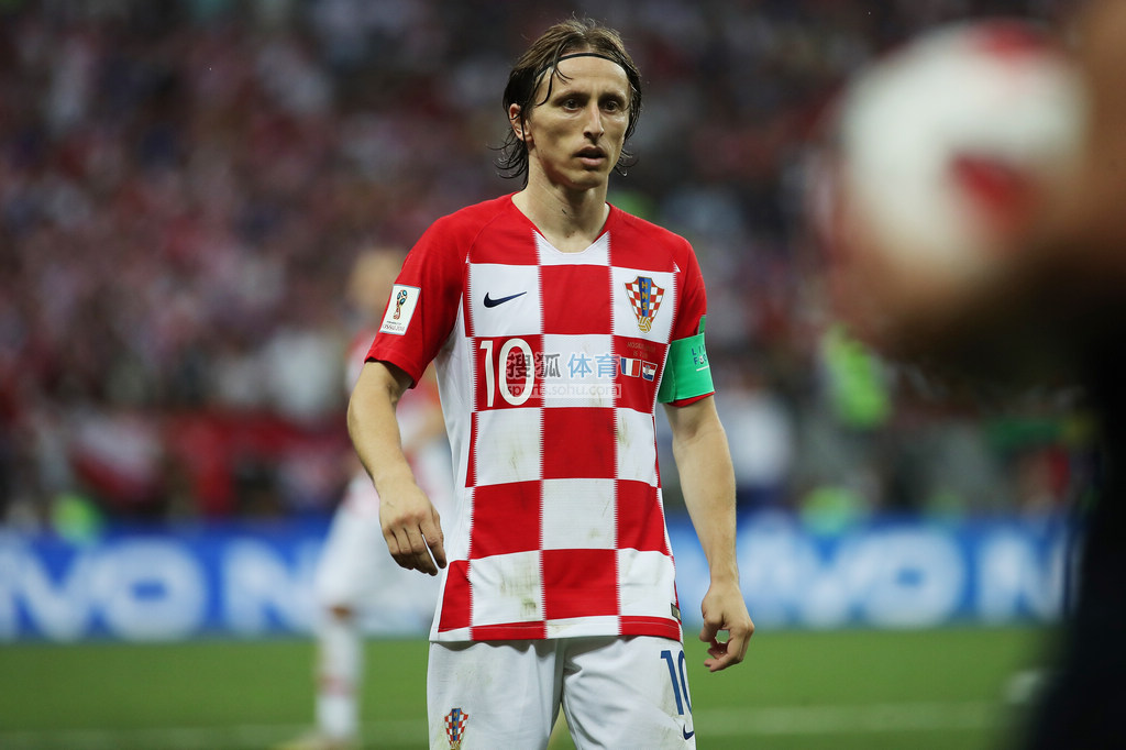 卡拉汉：新援加盟需要时间适应，现在还不是质疑斯洛特的时候